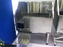 Pet-Agree Walk-Through Bathing Tub With Steps And Tie Bar - 60" Extra Wide